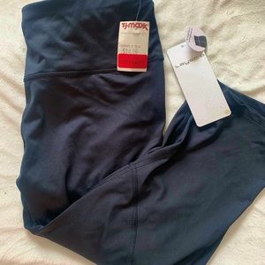 Layer 8 Crop Leggings